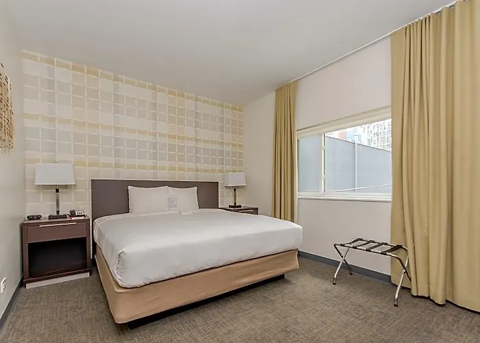 Ohio House 3* Chicago