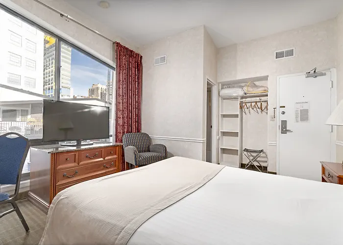 Ohio House 3* Chicago
